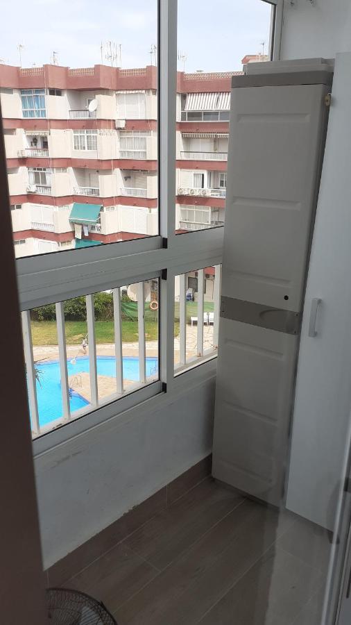 Amplio Piso Al Lado De La Playa En Nerjaアパートメント エクステリア 写真