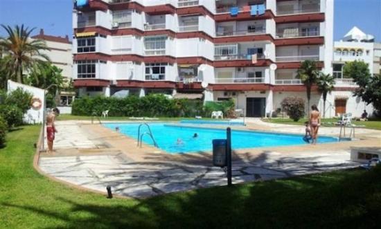Amplio Piso Al Lado De La Playa En Nerjaアパートメント エクステリア 写真