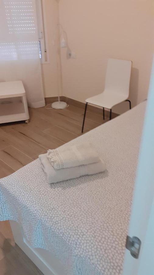 Amplio Piso Al Lado De La Playa En Nerjaアパートメント エクステリア 写真