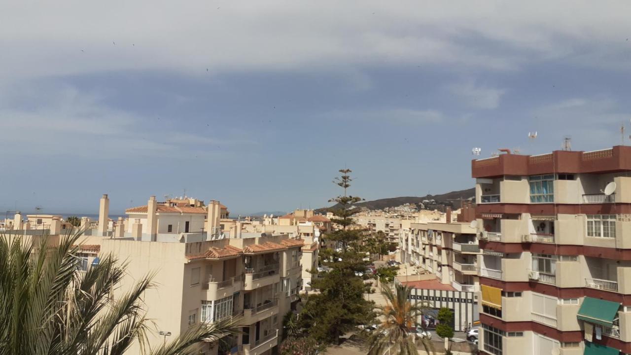 Amplio Piso Al Lado De La Playa En Nerjaアパートメント エクステリア 写真